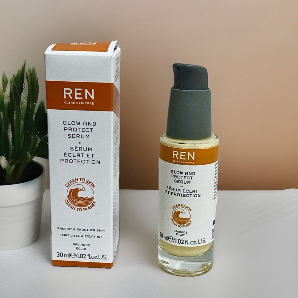 REN CLEAN SKINCARE RADIANCE GLOW AND PROTECT VITAMIN C SERUM 30ml/1.02oz